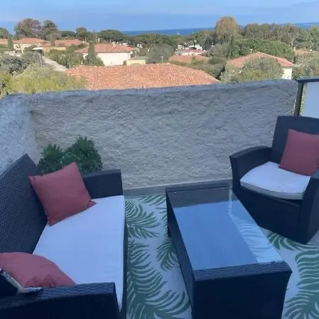 Air-conditioned Access On Foot * Lumio (Corsica)